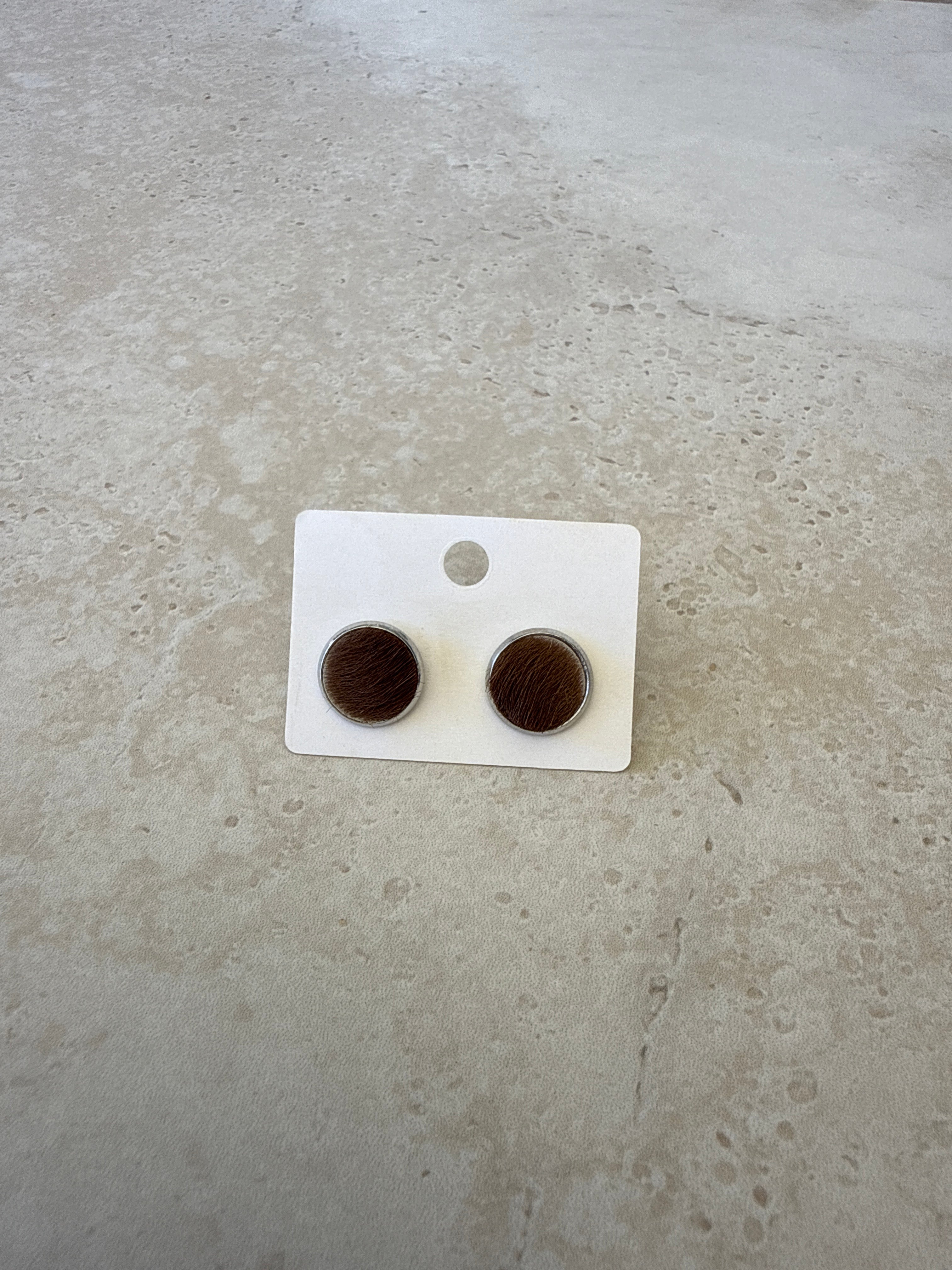 12mm Cowhide Studs 068