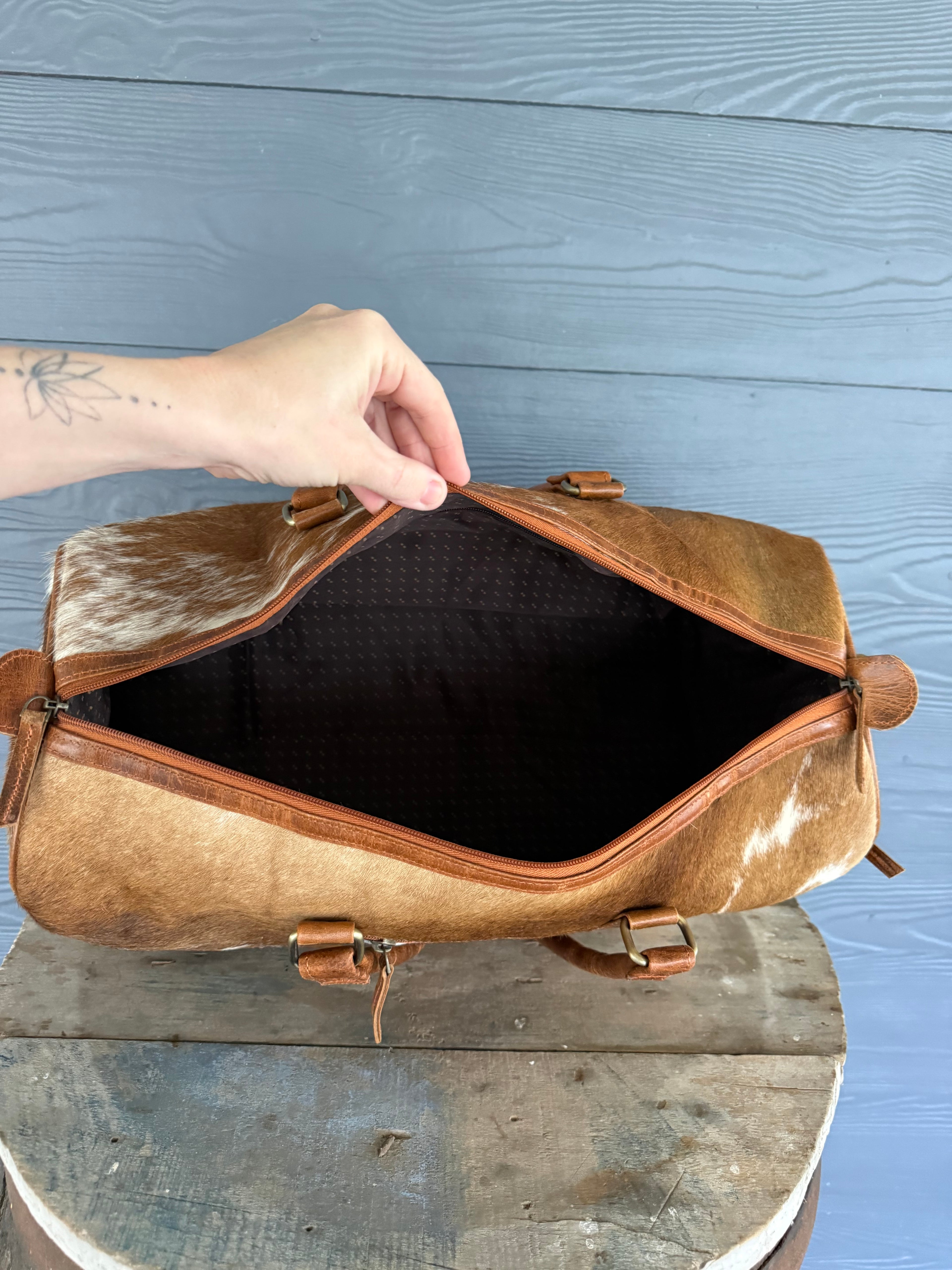 Small Cowhide Overnight Duffel 010