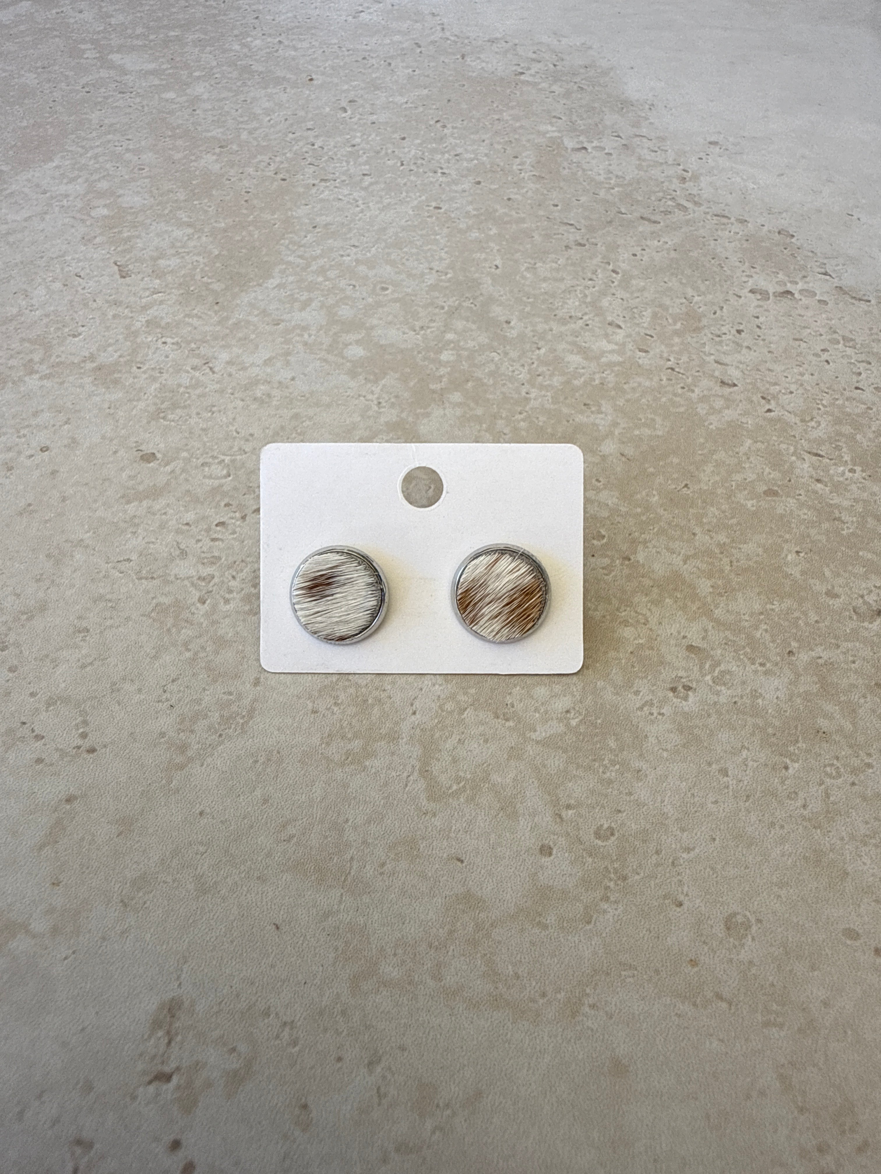 12mm Cowhide Studs 066