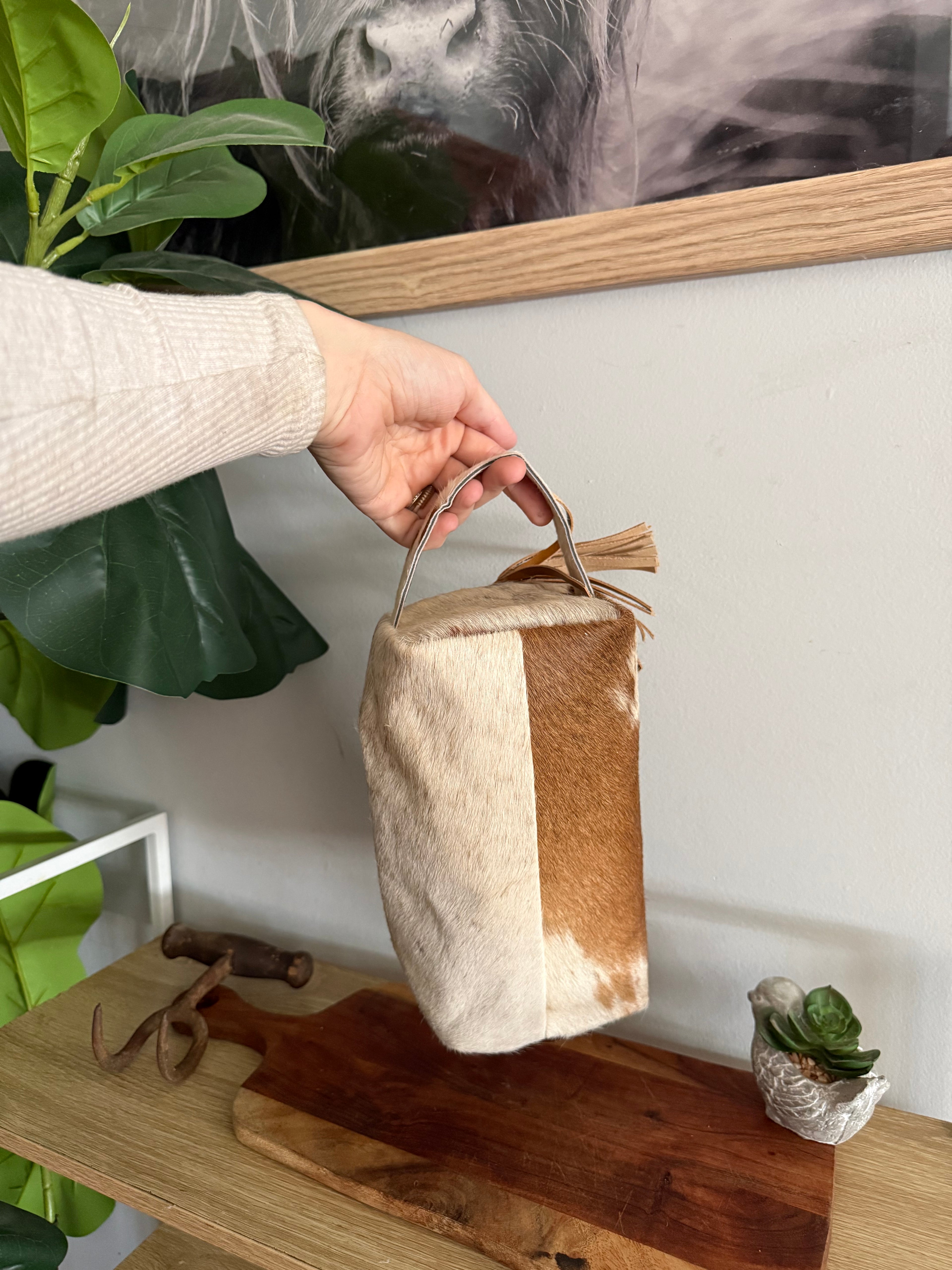 Small Cowhide Toiletries Bag 013