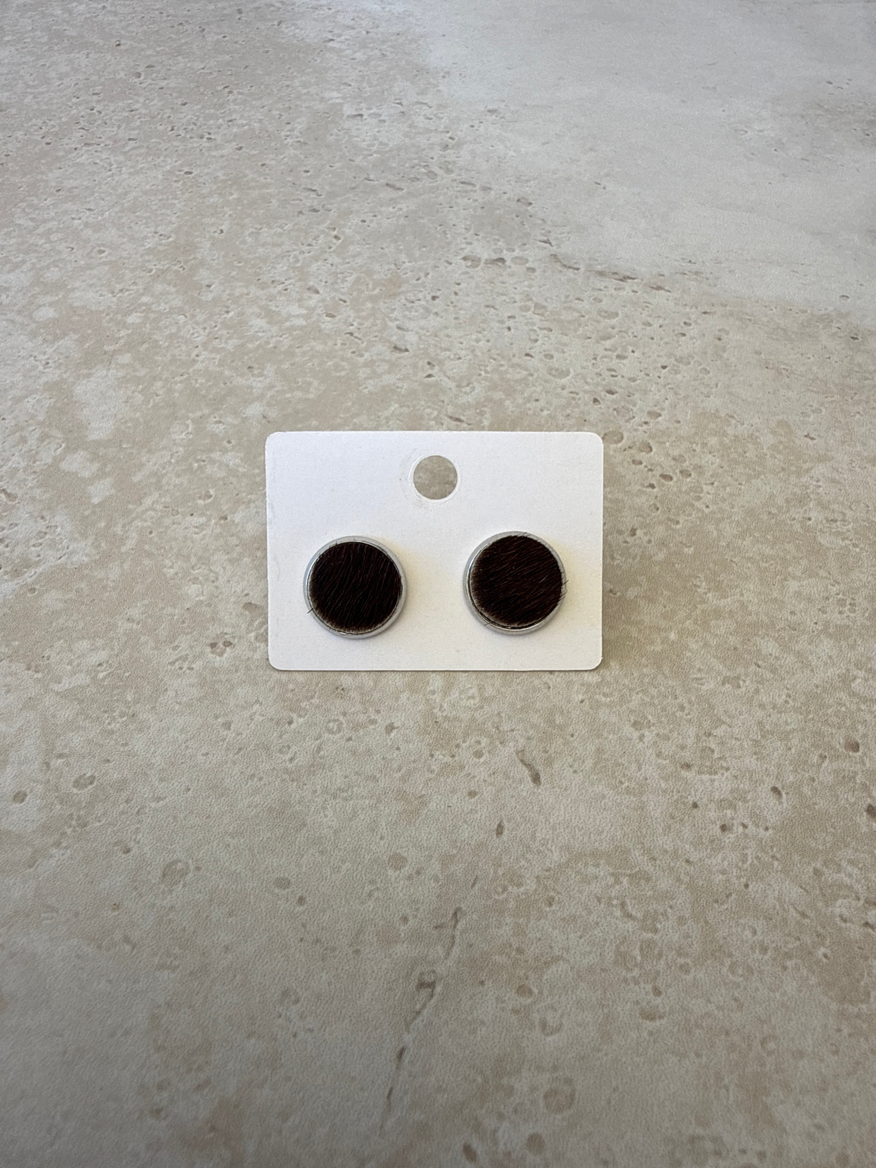 12mm Cowhide Studs 076