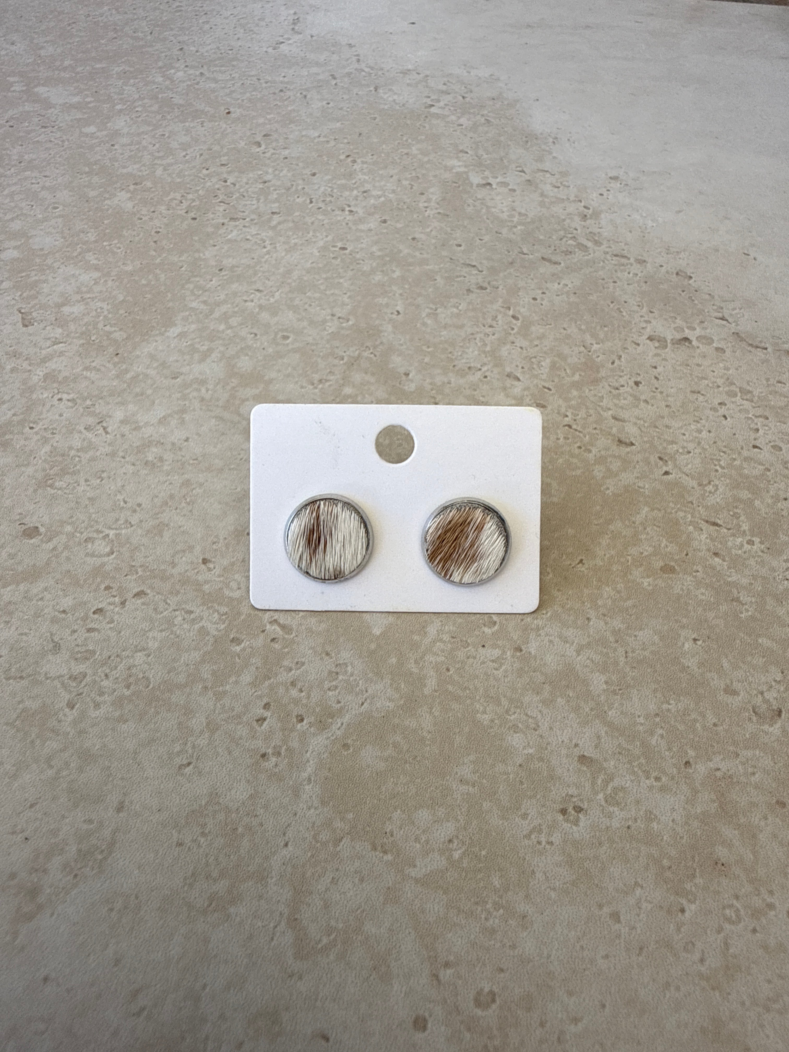12mm Cowhide Studs 071