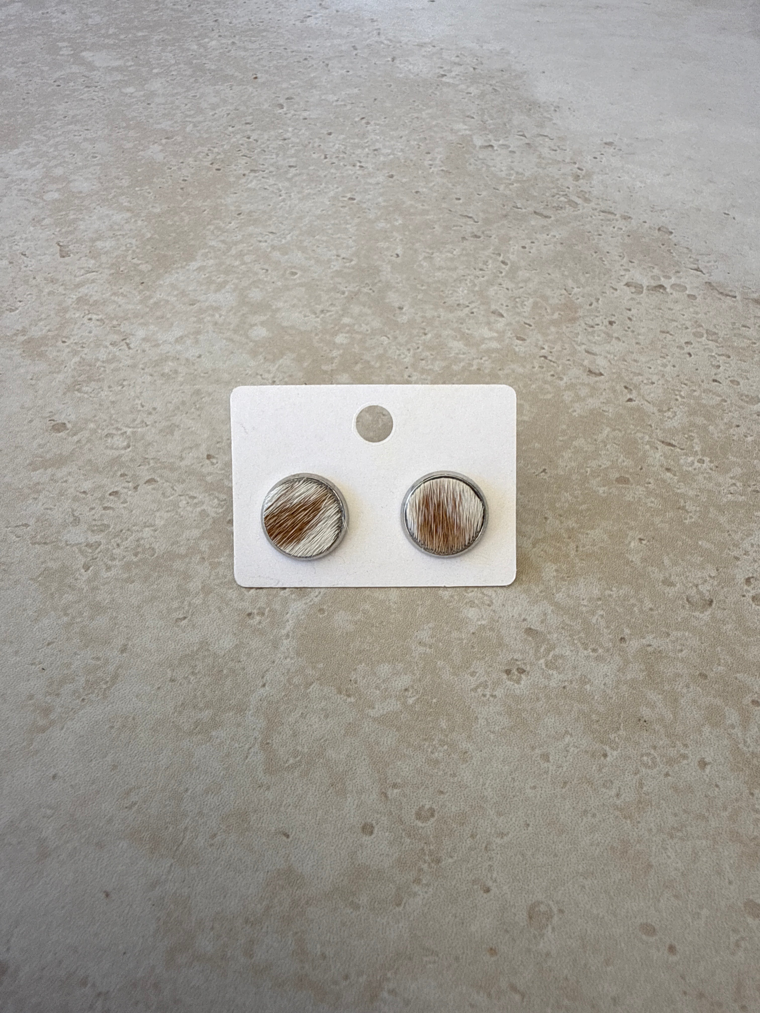 12mm Cowhide Studs 075