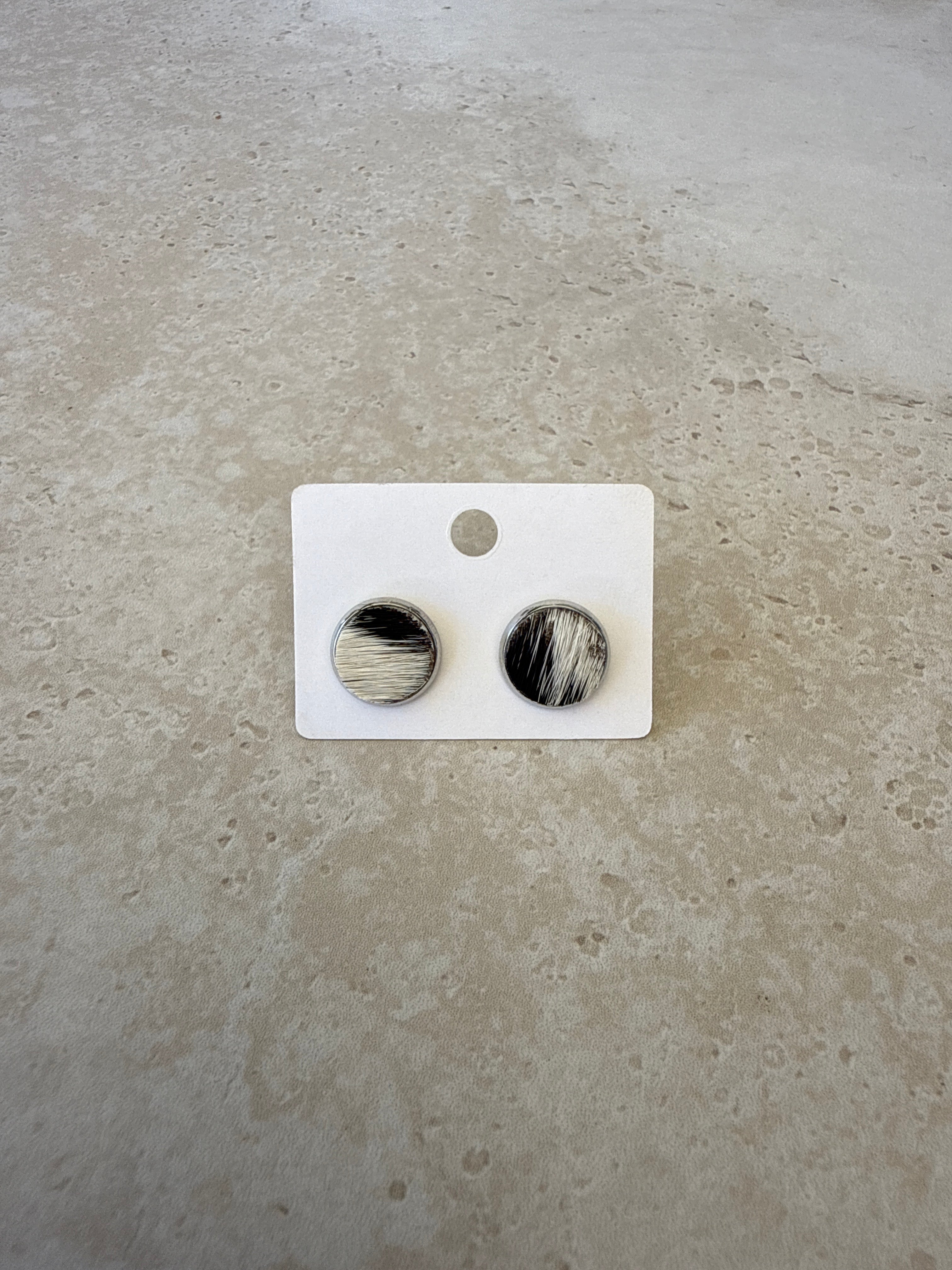 12mm Cowhide Studs 074