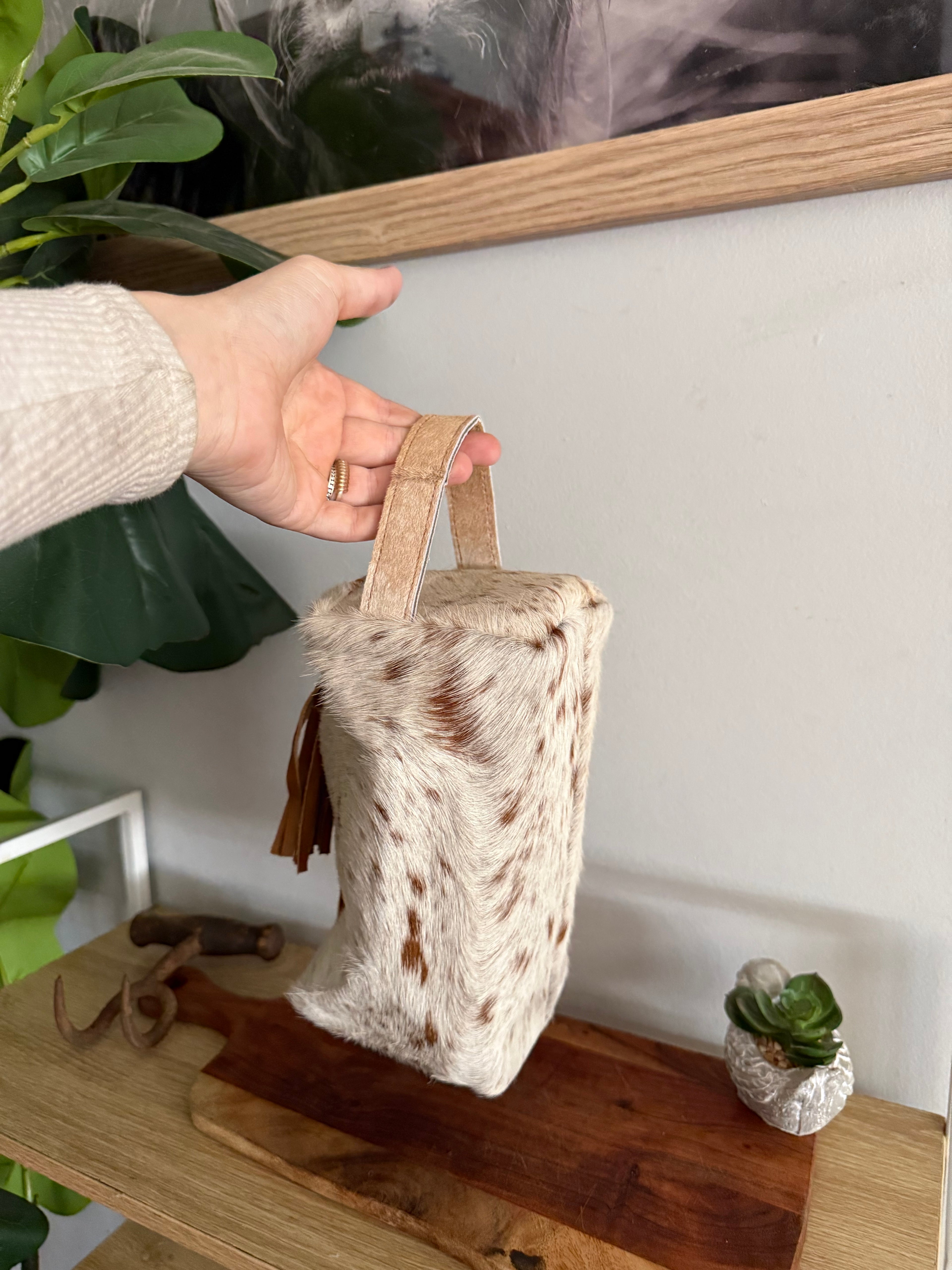 Small Cowhide Toiletries Bag 014